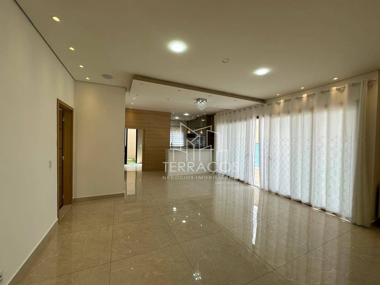 Sobrado, 3 quartos, 270 m² - Foto 1