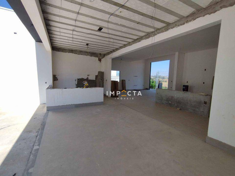 Casa à venda com 4 quartos, 300m² - Foto 14