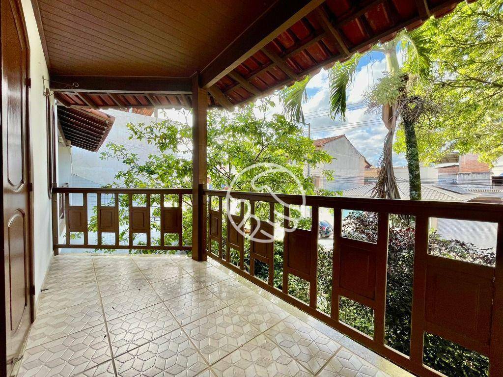 Casa à venda com 6 quartos, 428m² - Foto 5
