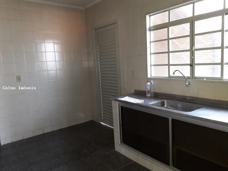 Casa à venda com 3 quartos, 250m² - Foto 10