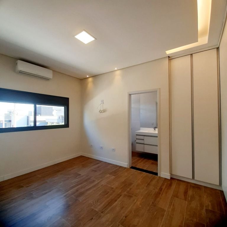 Casa de Condomínio à venda com 3 quartos, 265m² - Foto 4