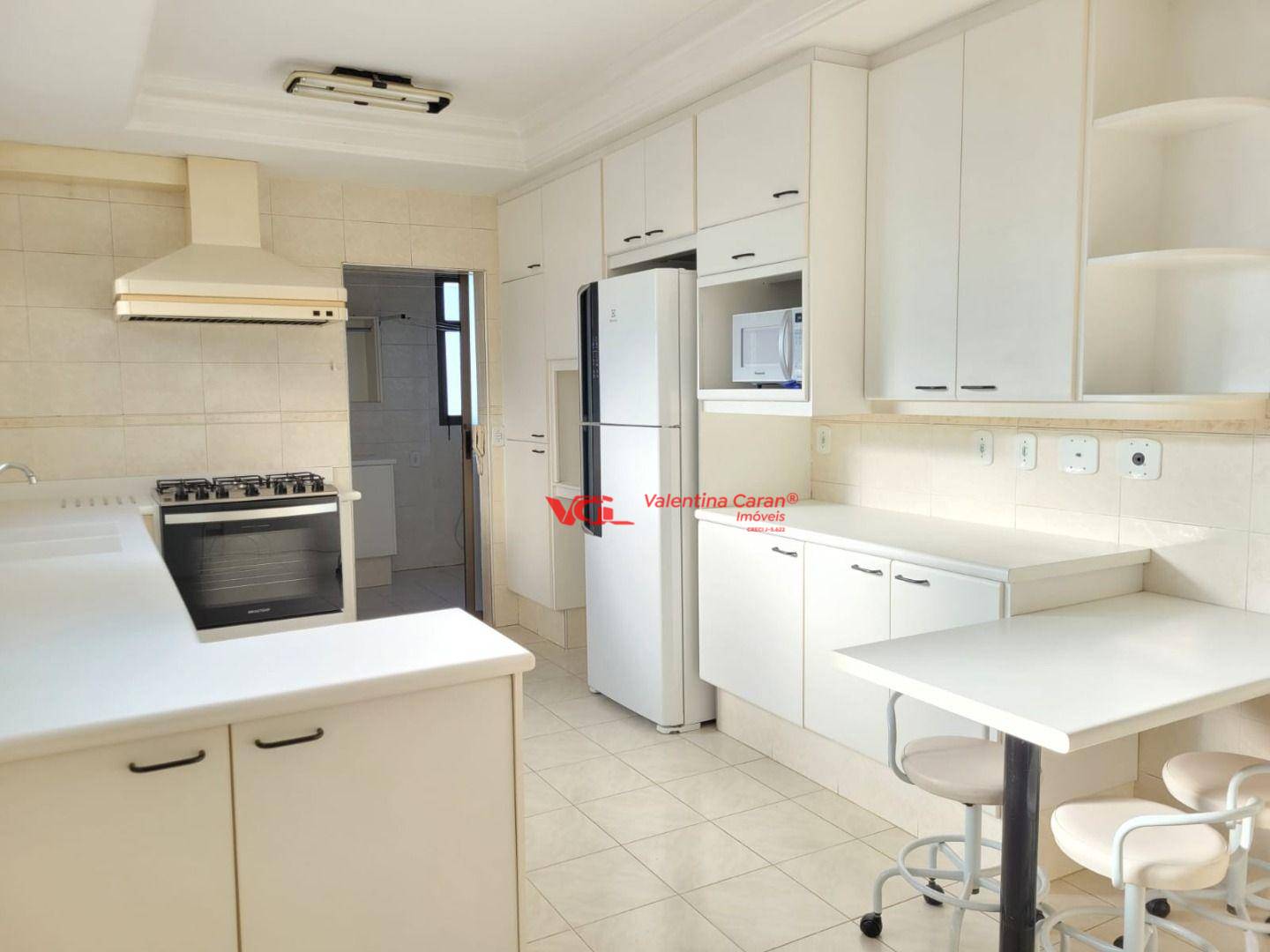 Apartamento para alugar com 3 quartos, 204m² - Foto 8