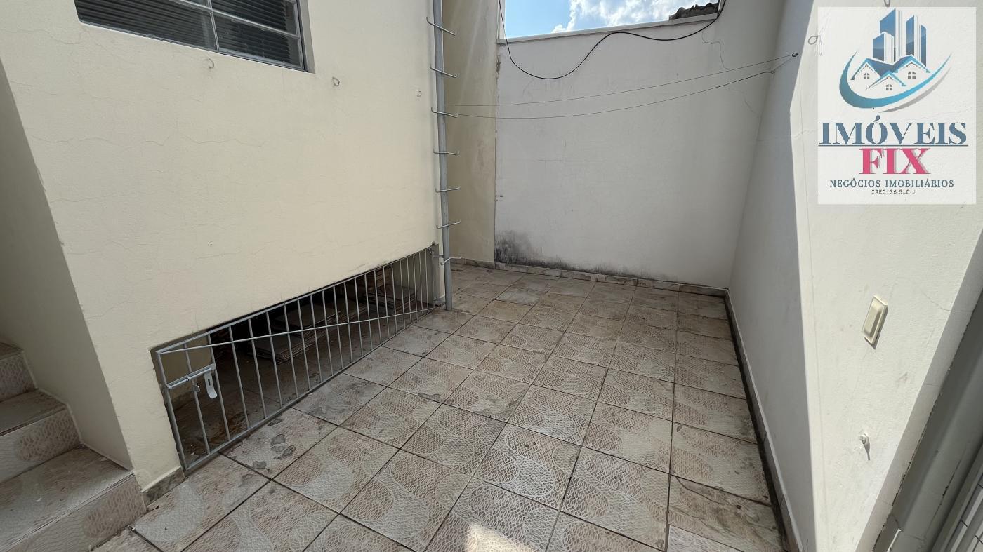 Casa à venda com 2 quartos, 200m² - Foto 9