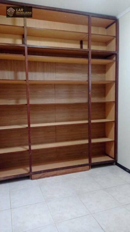 Casa à venda com 3 quartos, 350m² - Foto 5