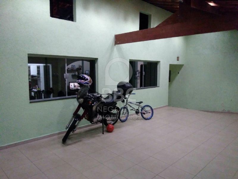 Casa à venda com 3 quartos, 300m² - Foto 35