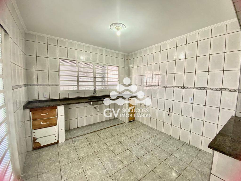 Casa para alugar com 3 quartos, 200m² - Foto 7