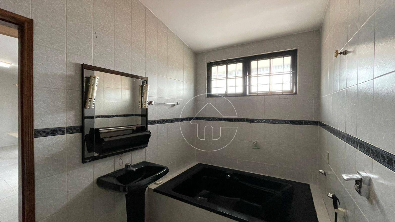 Casa para alugar com 4 quartos, 250m² - Foto 9