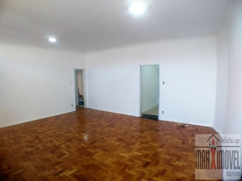 Apartamento à venda com 3 quartos, 128m² - Foto 2