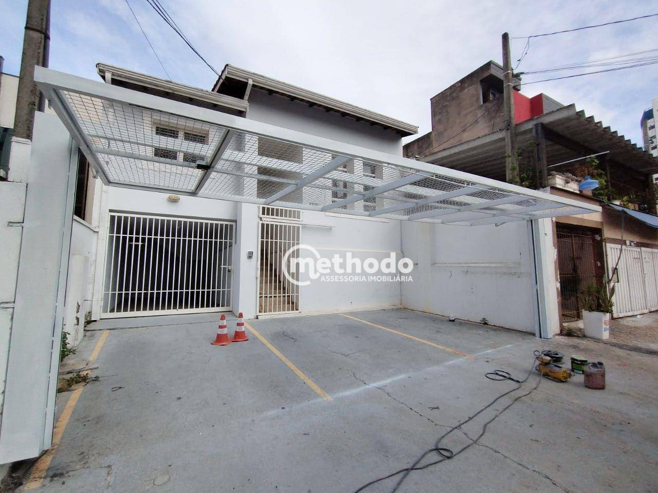 Casa à venda e aluguel com 6 quartos, 155m² - Foto 1