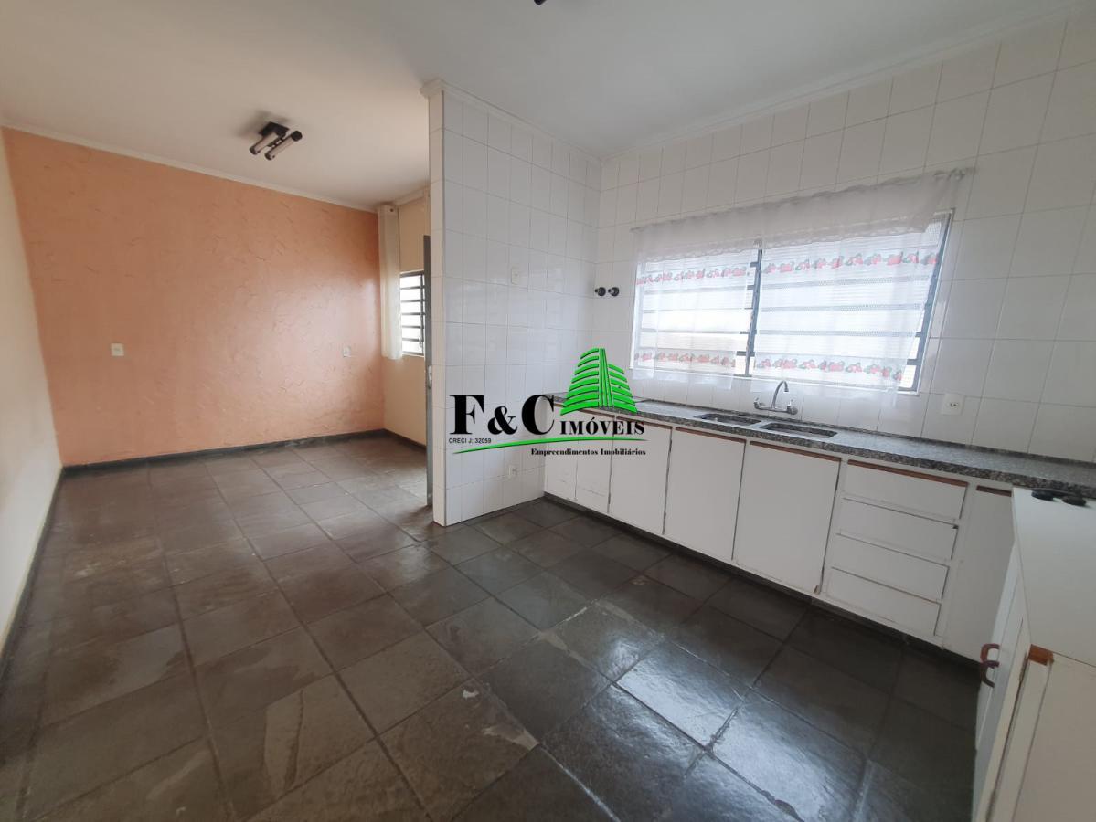 Casa à venda com 3 quartos, 356m² - Foto 1