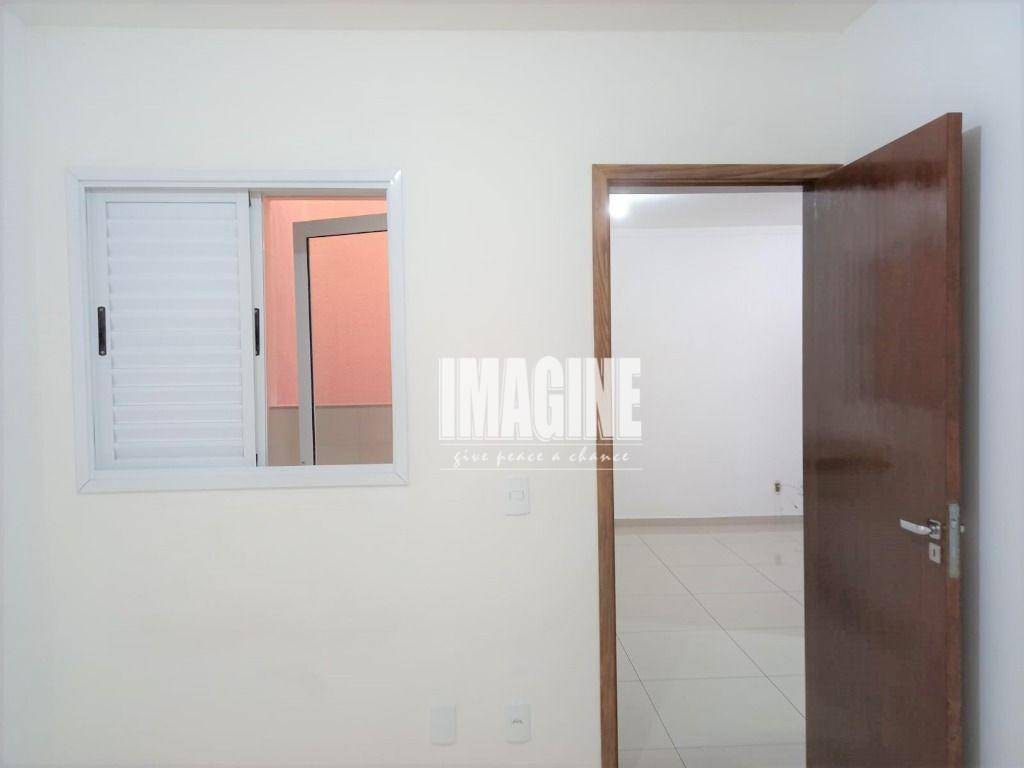 Apartamento para alugar com 2 quartos, 40m² - Foto 12