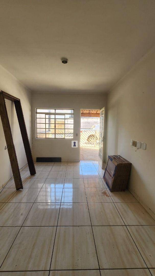 Casa, 3 quartos, 80 m² - Foto 2