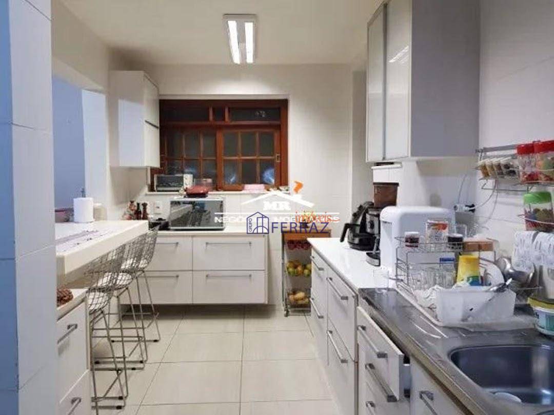 Casa à venda com 7 quartos, 410m² - Foto 11