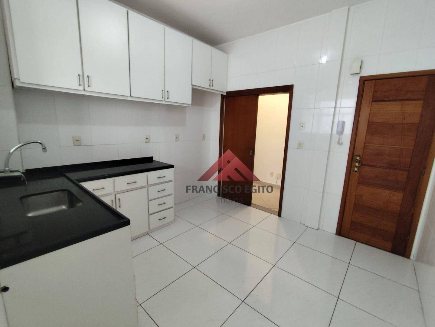 Apartamento para alugar com 3 quartos, 110m² - Foto 7