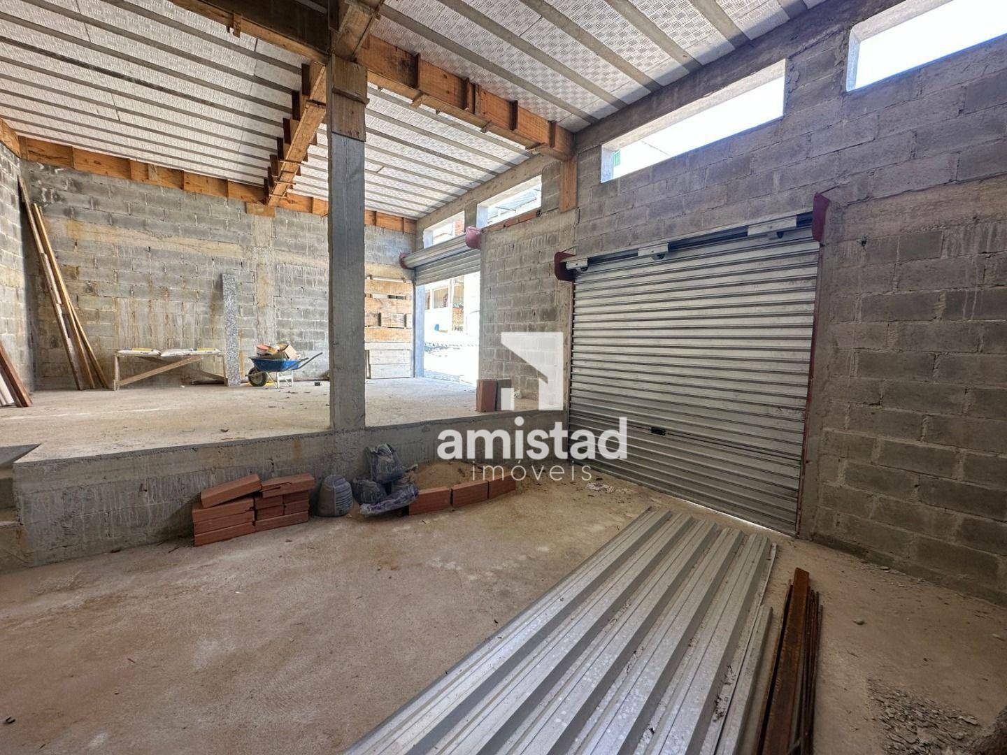 Casa à venda com 3 quartos, 70m² - Foto 12