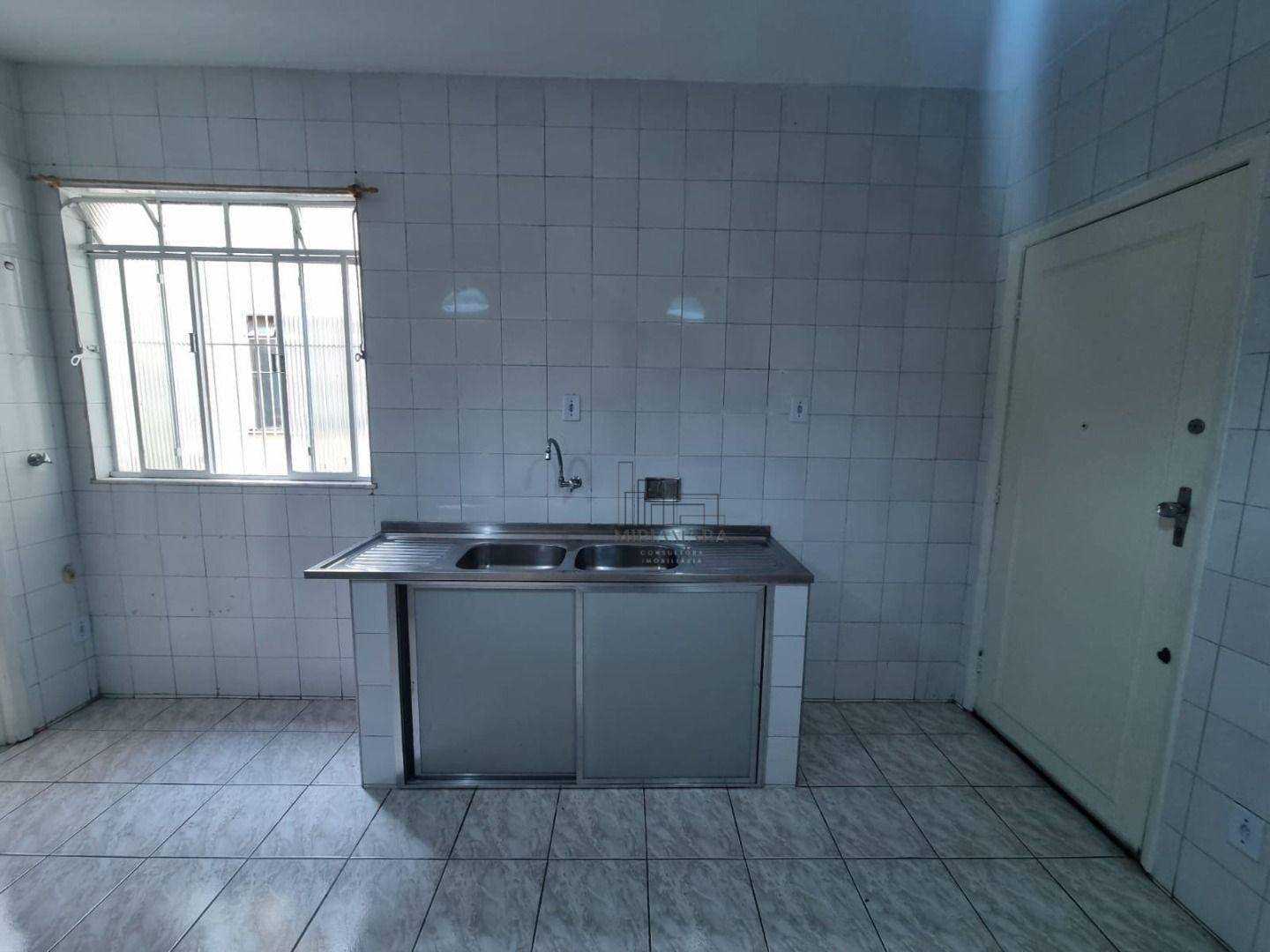 Apartamento à venda com 3 quartos, 98m² - Foto 2