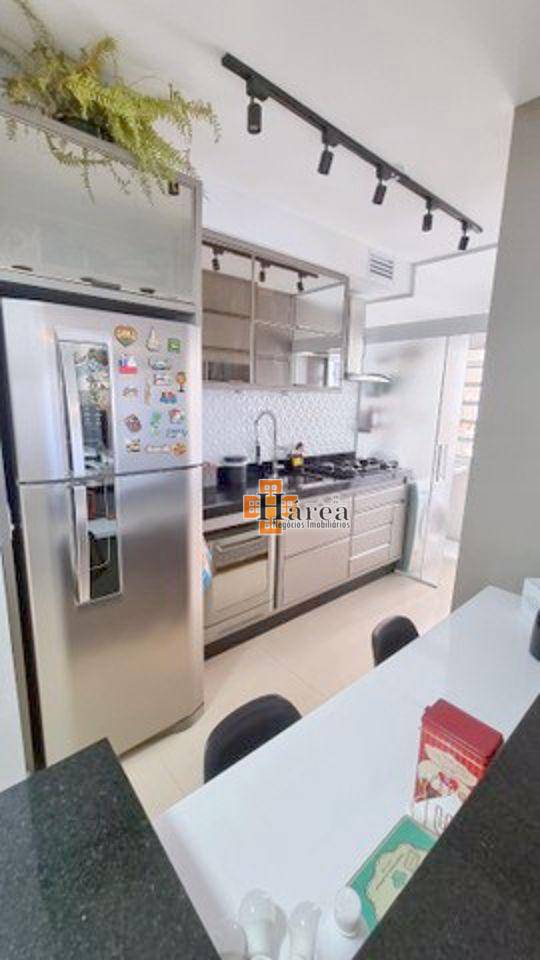 Apartamento à venda com 3 quartos, 95m² - Foto 11