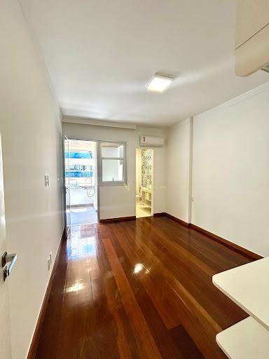 Apartamento à venda com 4 quartos, 254m² - Foto 10