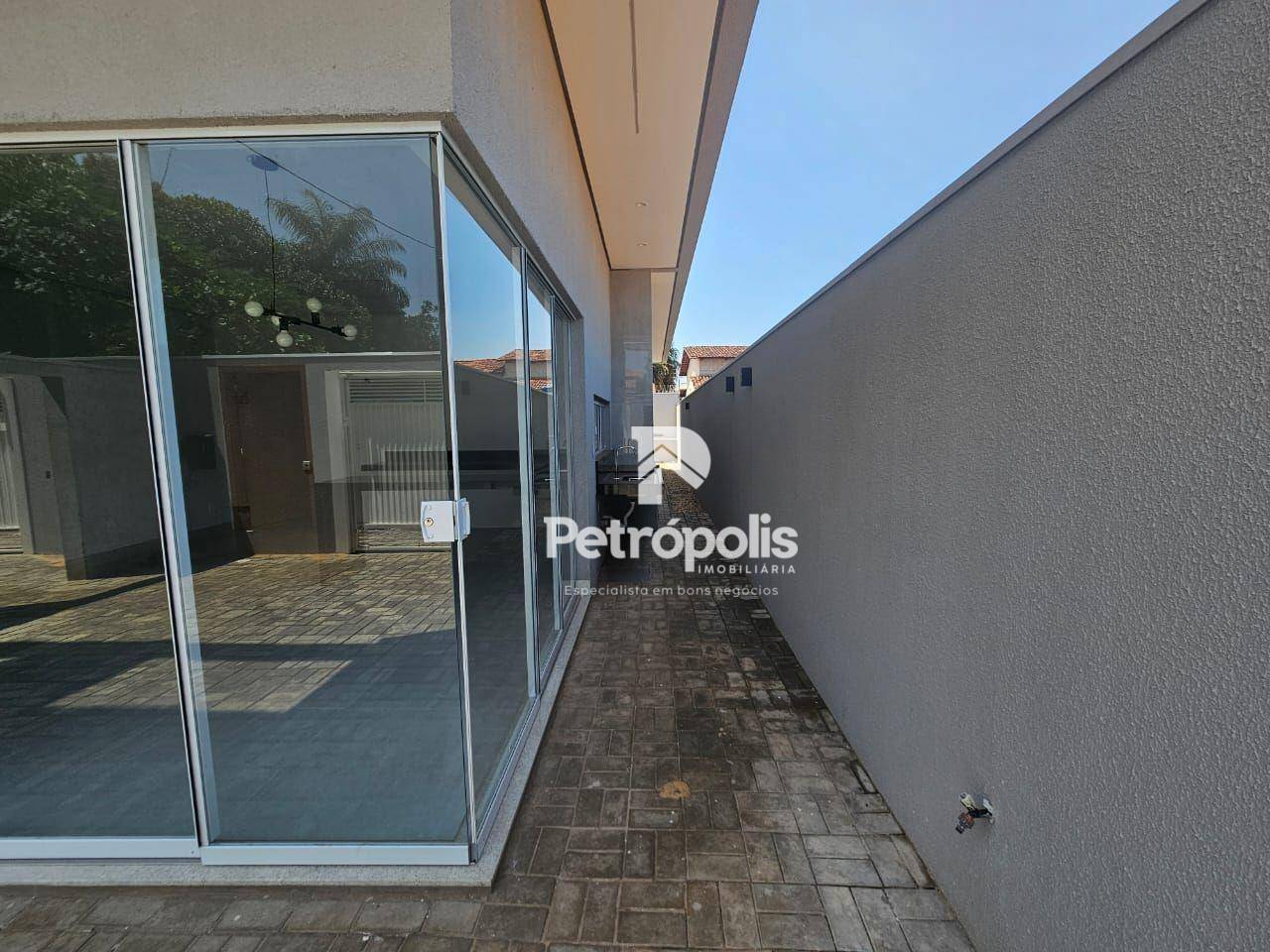 Casa à venda com 3 quartos, 88m² - Foto 2