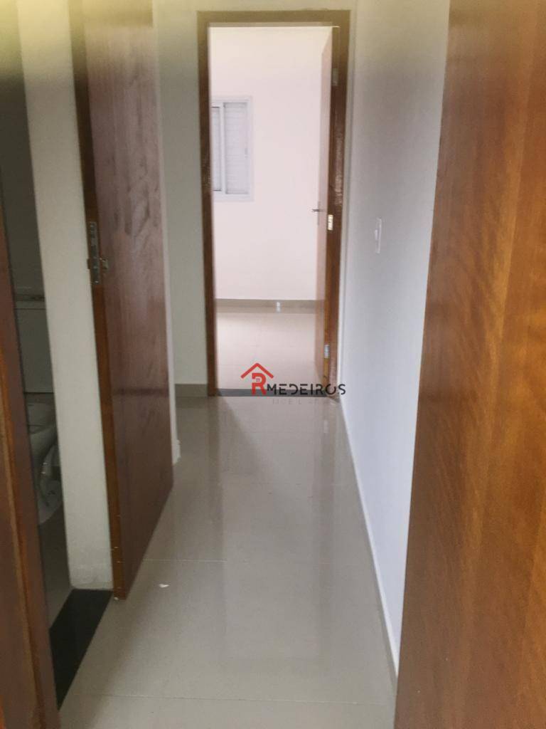 Casa à venda com 2 quartos, 56m² - Foto 4