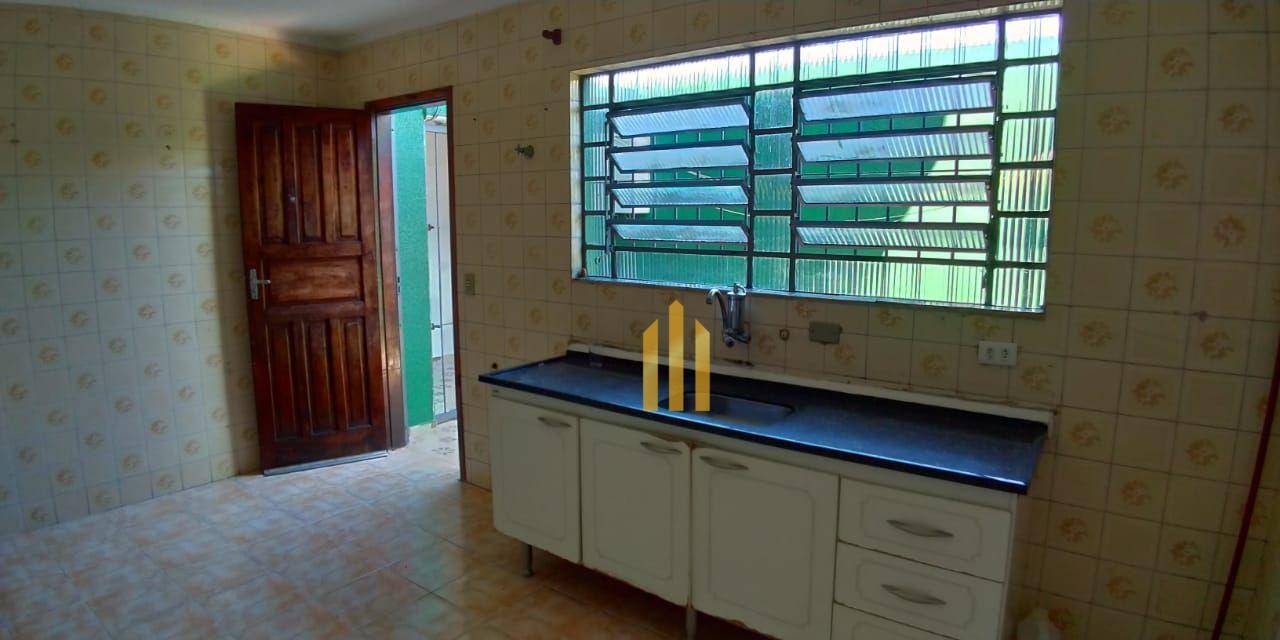 Sobrado à venda com 3 quartos, 98m² - Foto 4