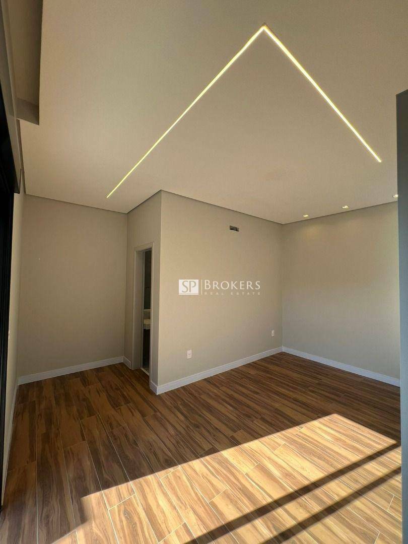 Casa de Condomínio à venda com 3 quartos, 225m² - Foto 2
