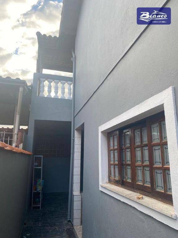 Sobrado à venda com 3 quartos, 180m² - Foto 3