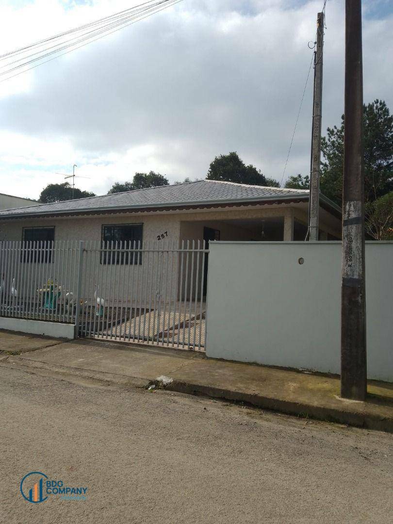 Casa à venda com 3 quartos, 247m² - Foto 1