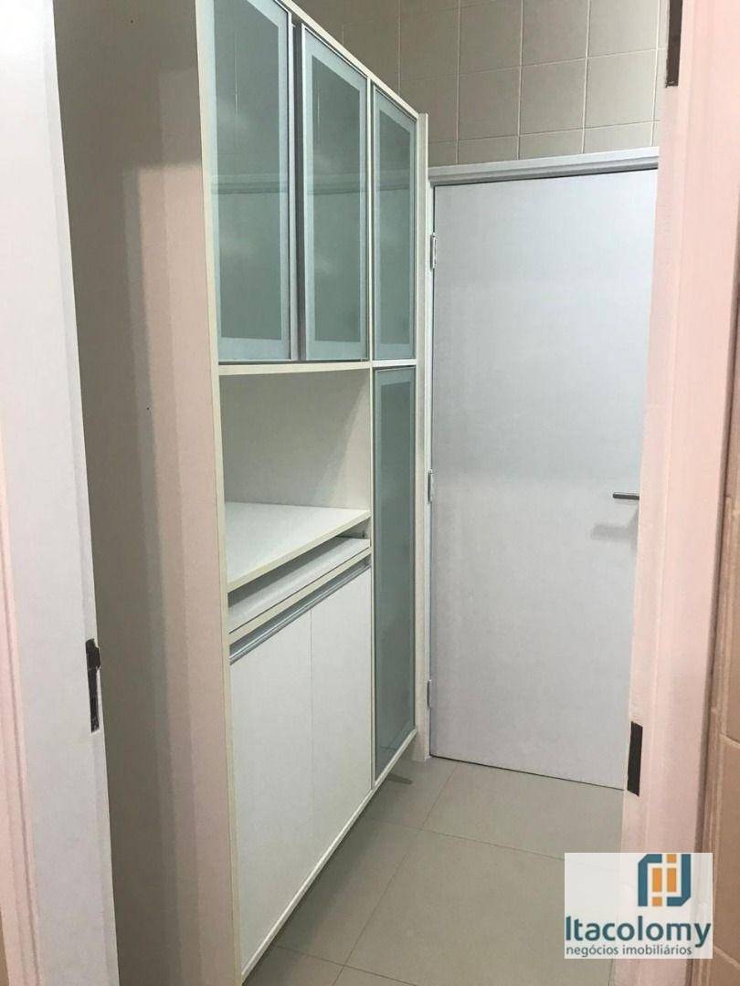 Apartamento para alugar com 3 quartos, 350m² - Foto 9