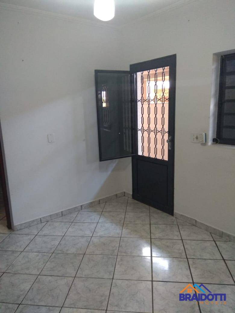 Casa à venda com 4 quartos, 180m² - Foto 8