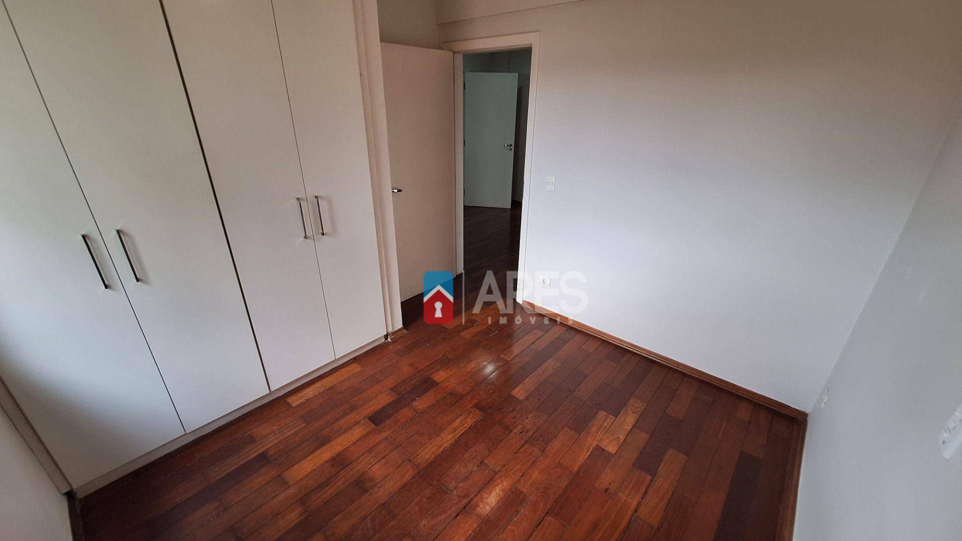 Apartamento para alugar com 3 quartos, 110m² - Foto 18