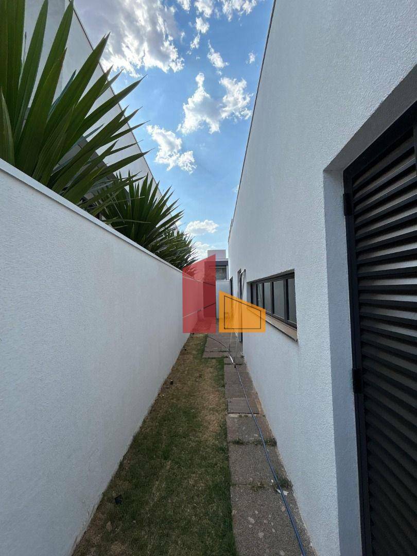 Casa de Condomínio à venda com 3 quartos, 240m² - Foto 28