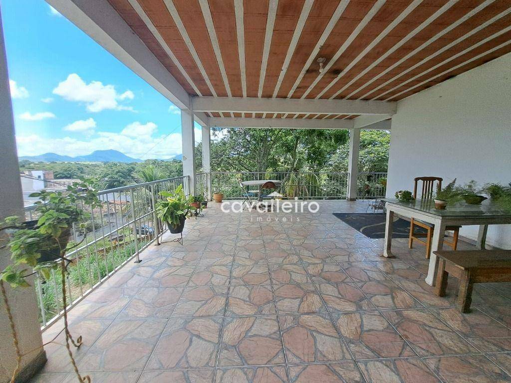 Casa à venda com 3 quartos, 300m² - Foto 14