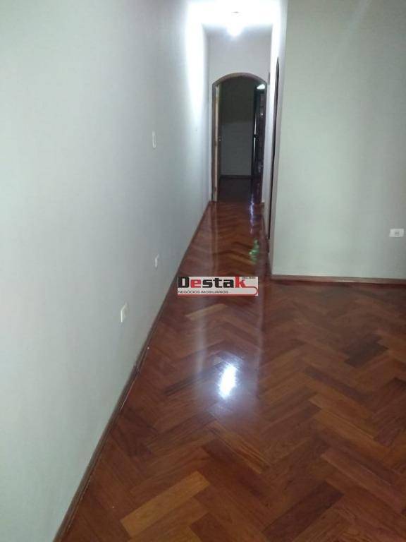 Sobrado à venda com 3 quartos, 181m² - Foto 1