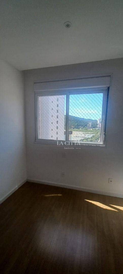 Apartamento para alugar com 2 quartos, 75m² - Foto 21