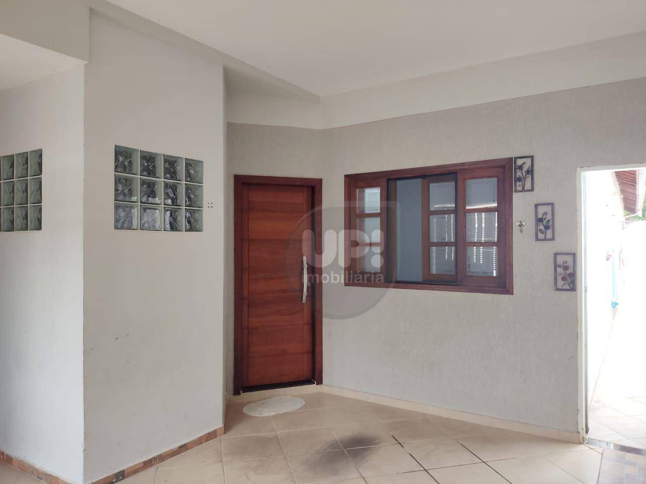 Casa à venda com 3 quartos, 100m² - Foto 2