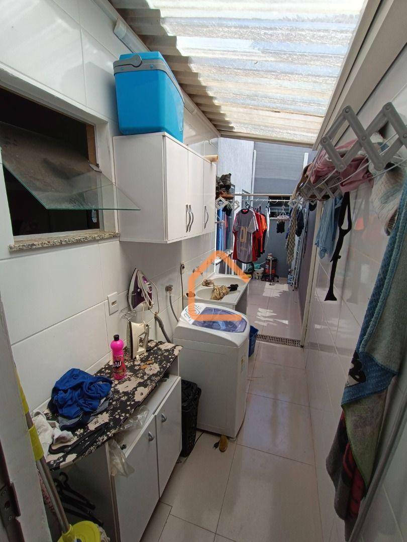 Casa à venda com 2 quartos, 66m² - Foto 3