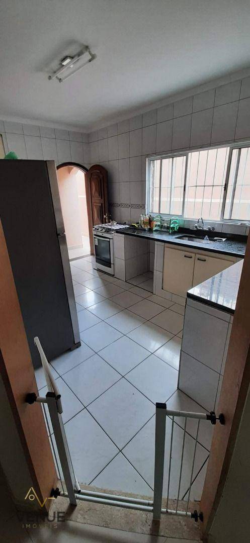 Sobrado à venda com 3 quartos, 340m² - Foto 11