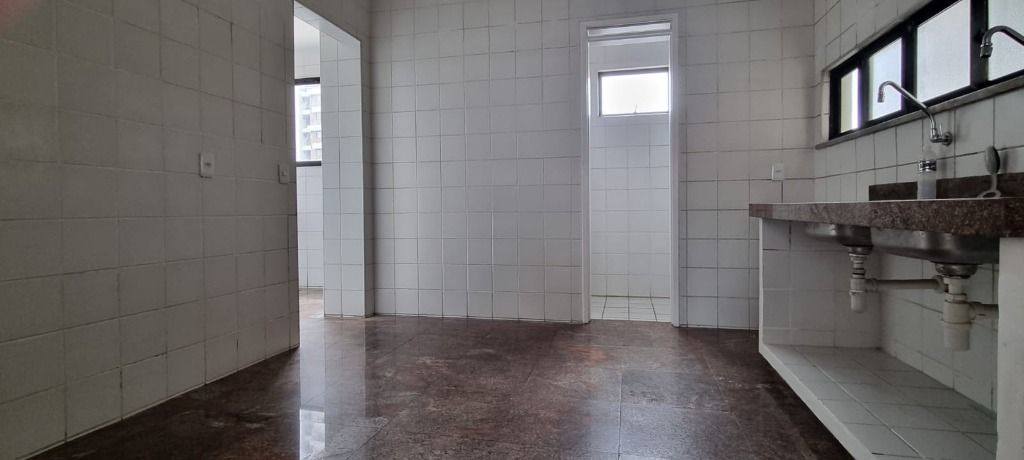 Apartamento à venda com 3 quartos, 133m² - Foto 19