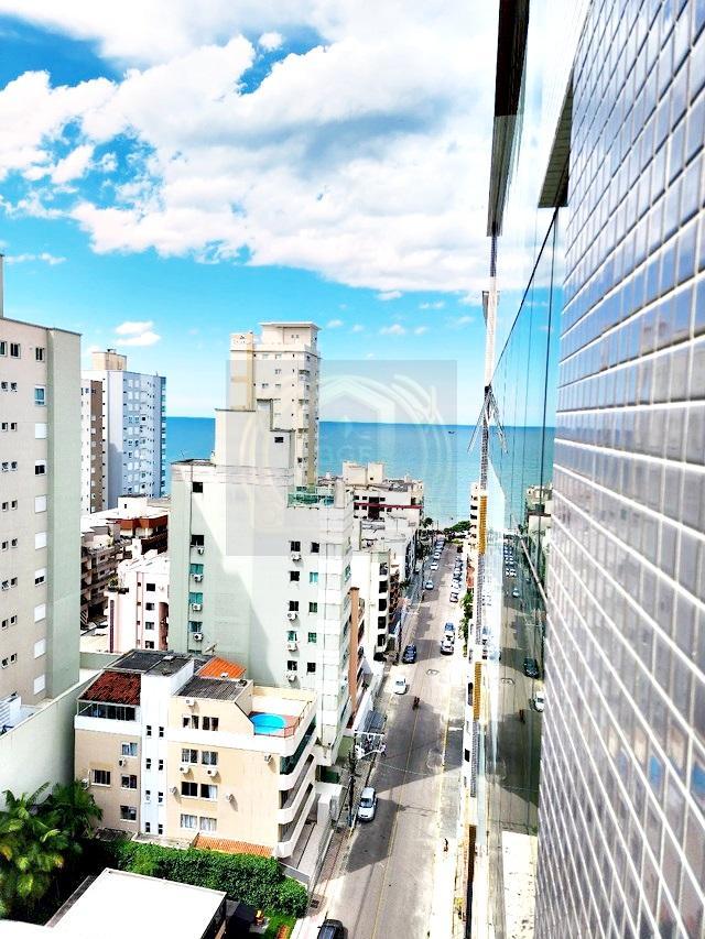 Apartamento para alugar com 3 quartos, 140m² - Foto 17