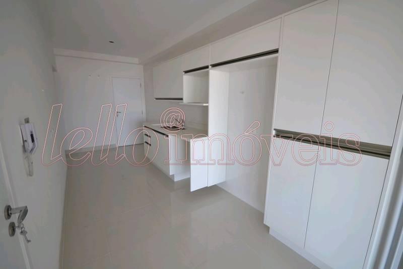 Apartamento para alugar com 3 quartos, 158m² - Foto 12