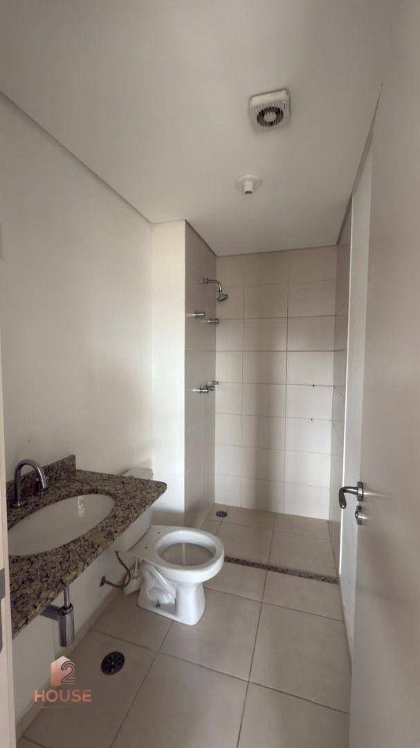 Apartamento para alugar com 2 quartos, 75m² - Foto 12