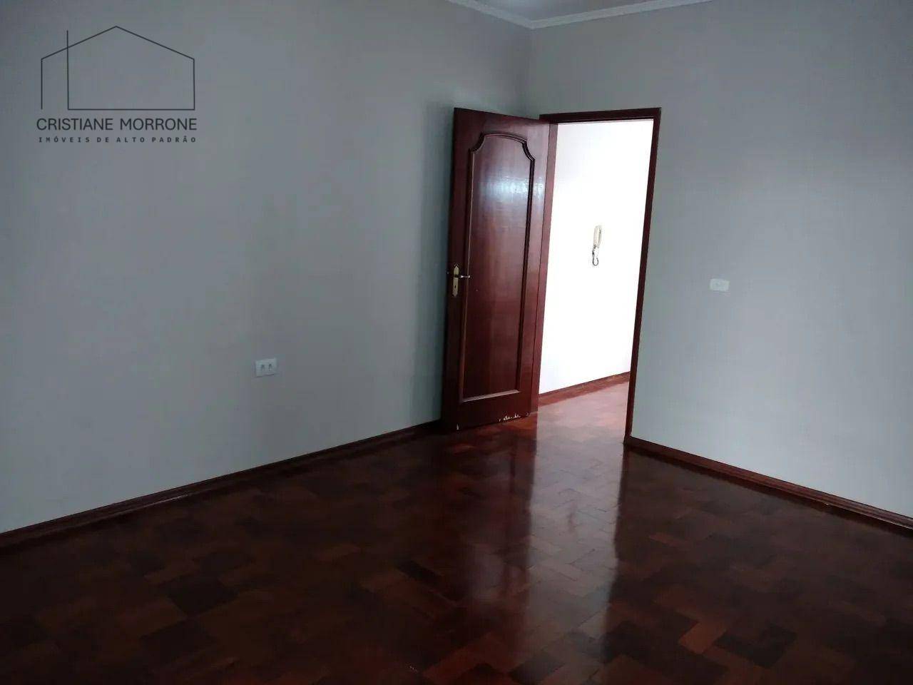 Casa à venda com 4 quartos, 221m² - Foto 4