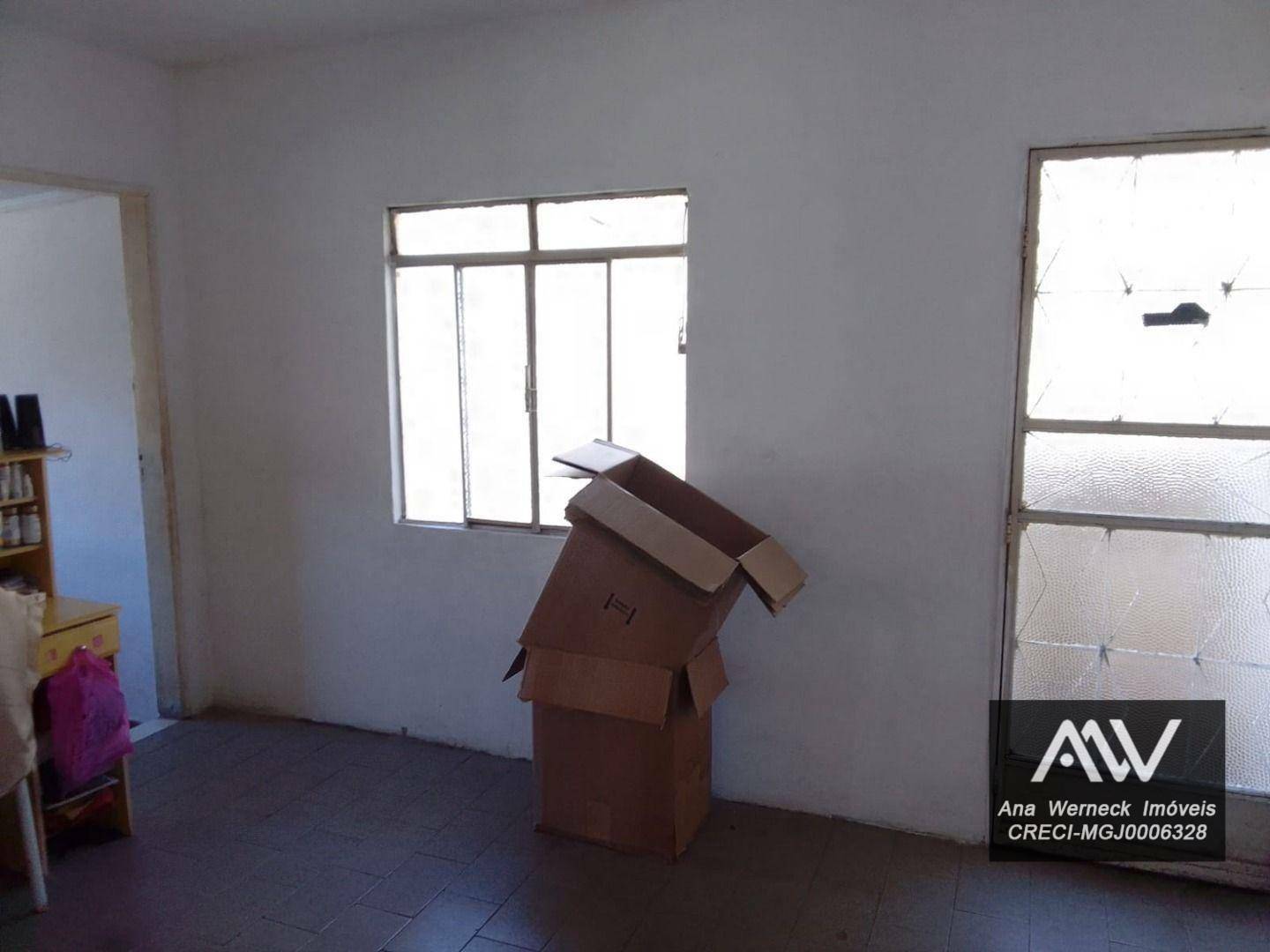 Casa à venda com 6 quartos, 200m² - Foto 26