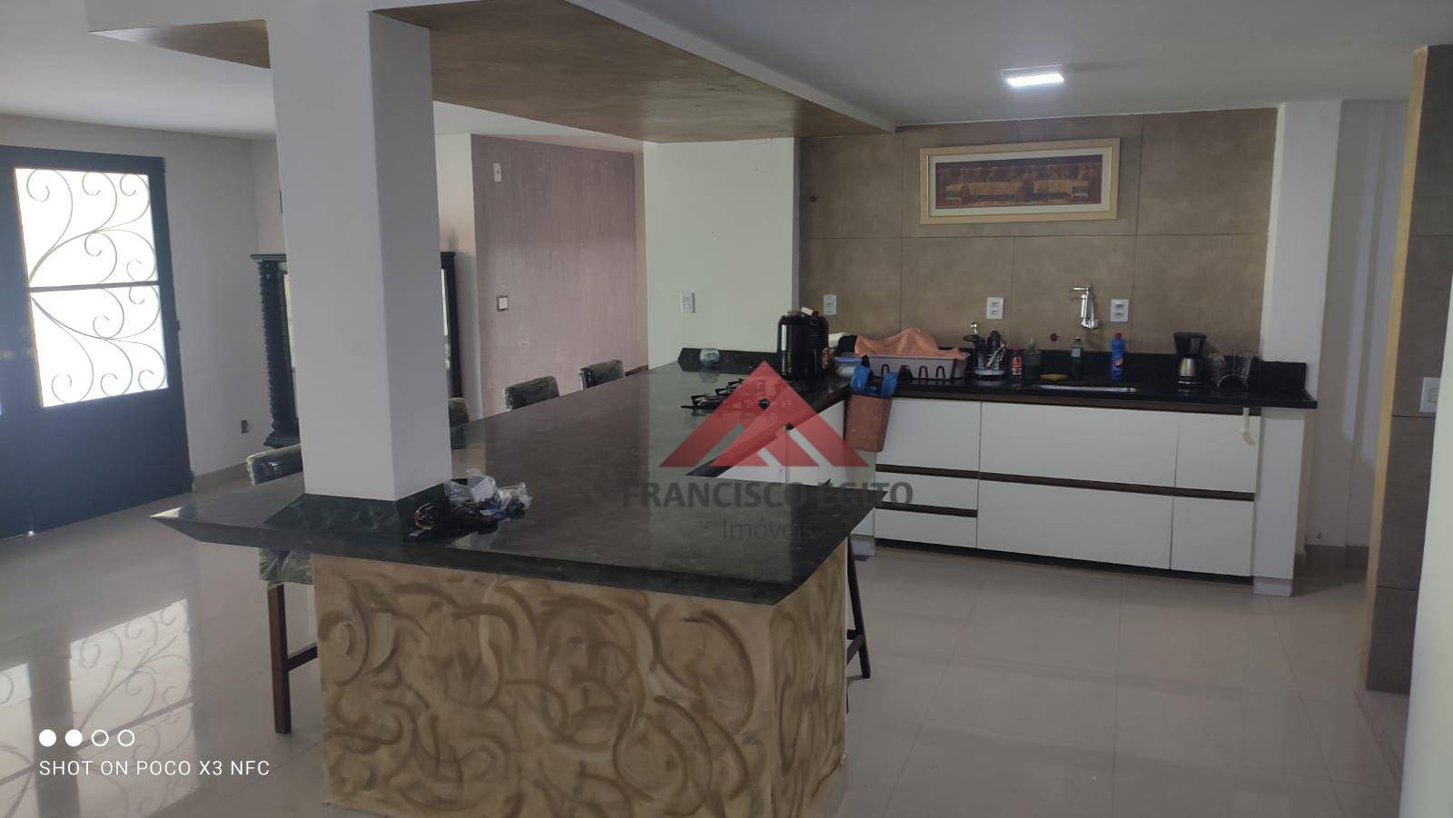 Casa para alugar com 3 quartos, 420m² - Foto 1