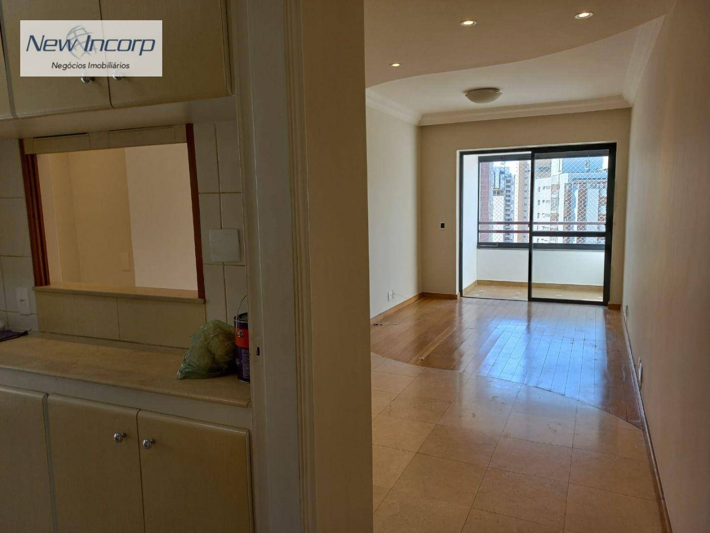 Apartamento à venda com 2 quartos, 70m² - Foto 3