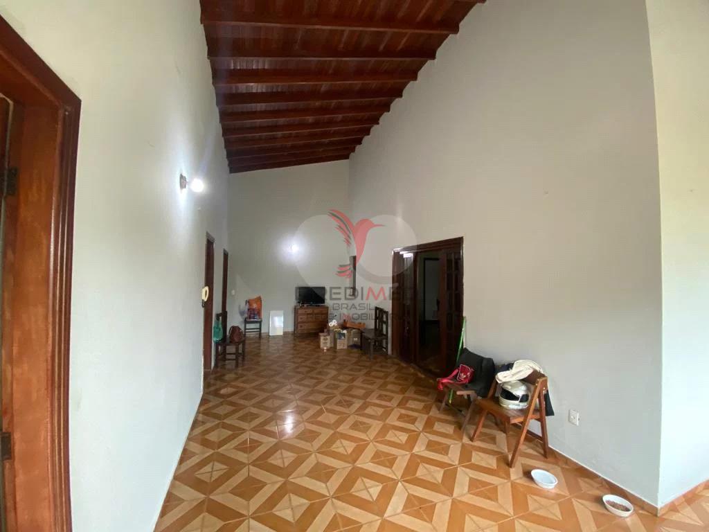 Casa à venda com 2 quartos, 325m² - Foto 11