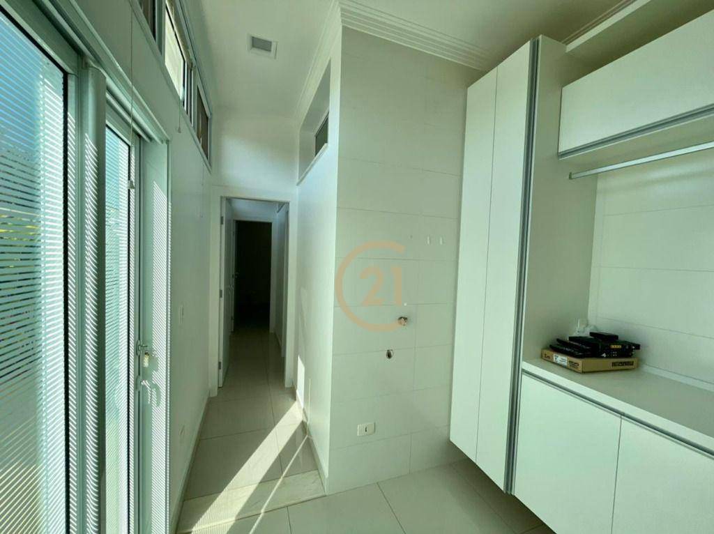 Casa de Condomínio para alugar com 3 quartos, 362m² - Foto 10