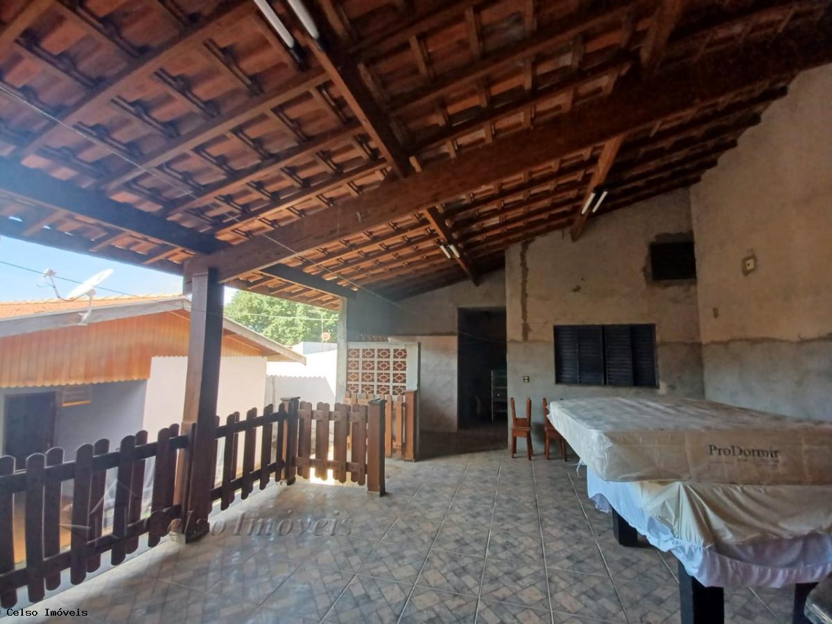 Casa à venda com 2 quartos, 250m² - Foto 17