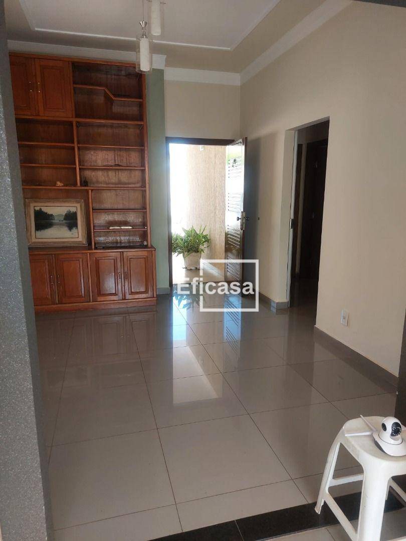 Casa à venda com 3 quartos, 136m² - Foto 2